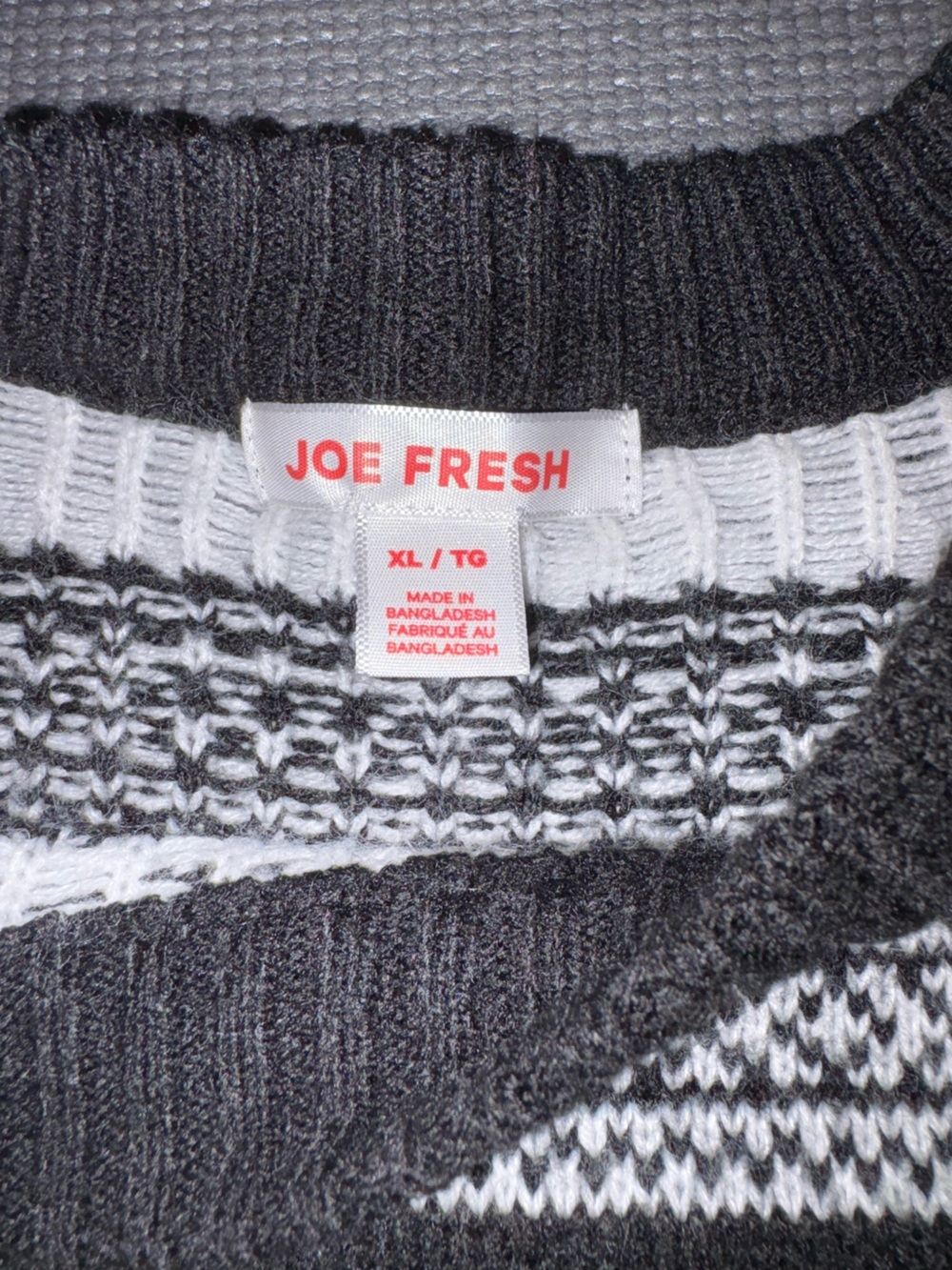 Patterned Knit Sweater - Picture 3 of 3